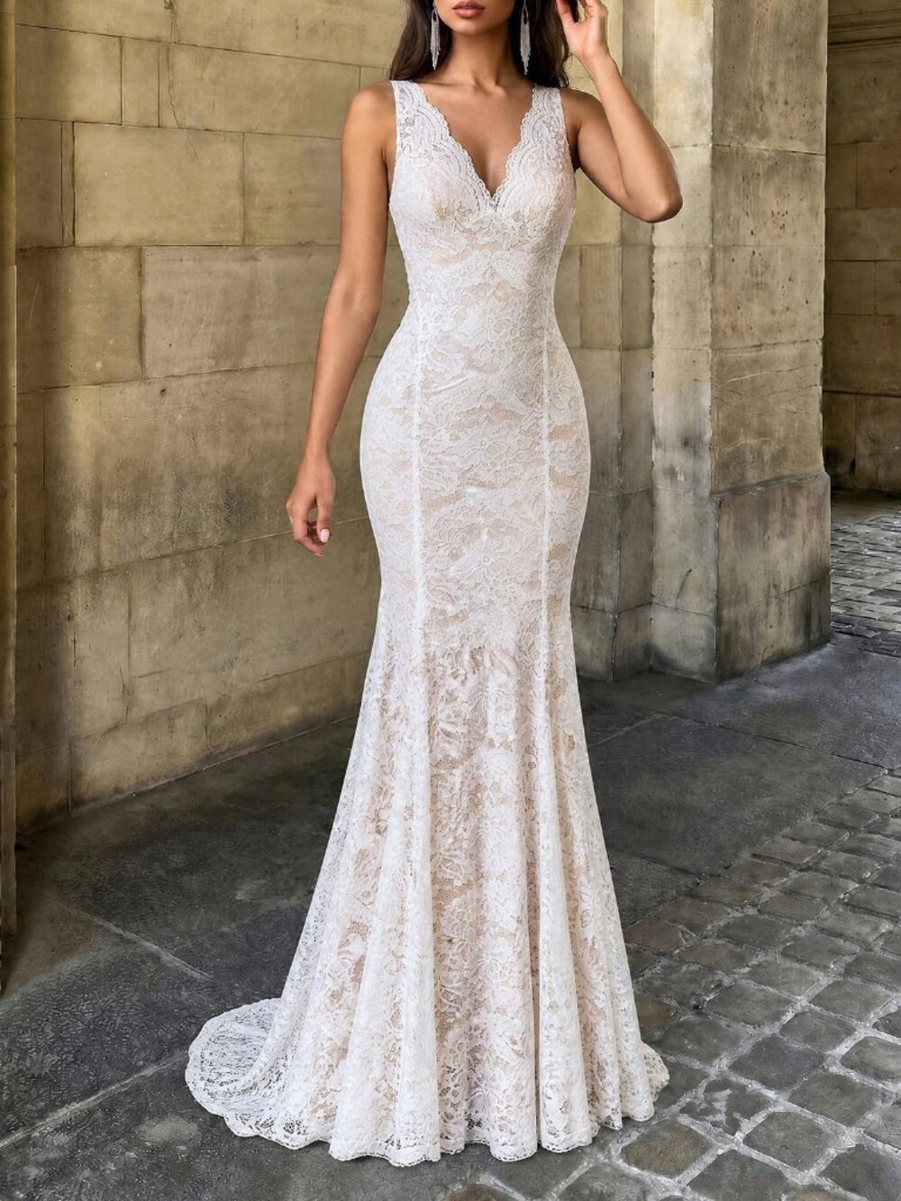Elegant Women's V-Neck Backless Mermaid Tail Wedding Dress - Picture 6 of 7